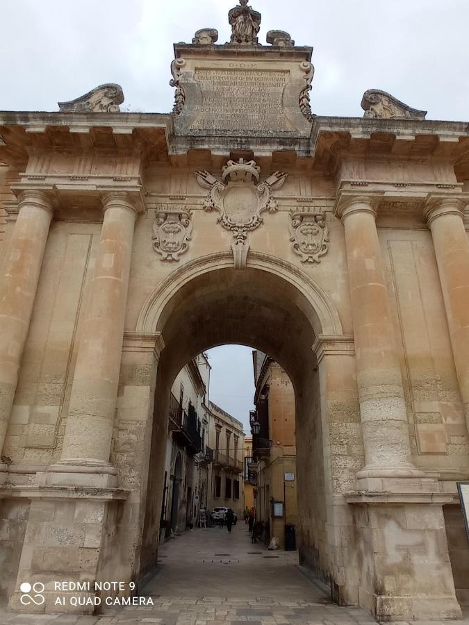 Vico Dei Panevino Villa Lecce Exterior foto